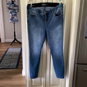 Torrid bombshell skinny jeans, Sz 18R